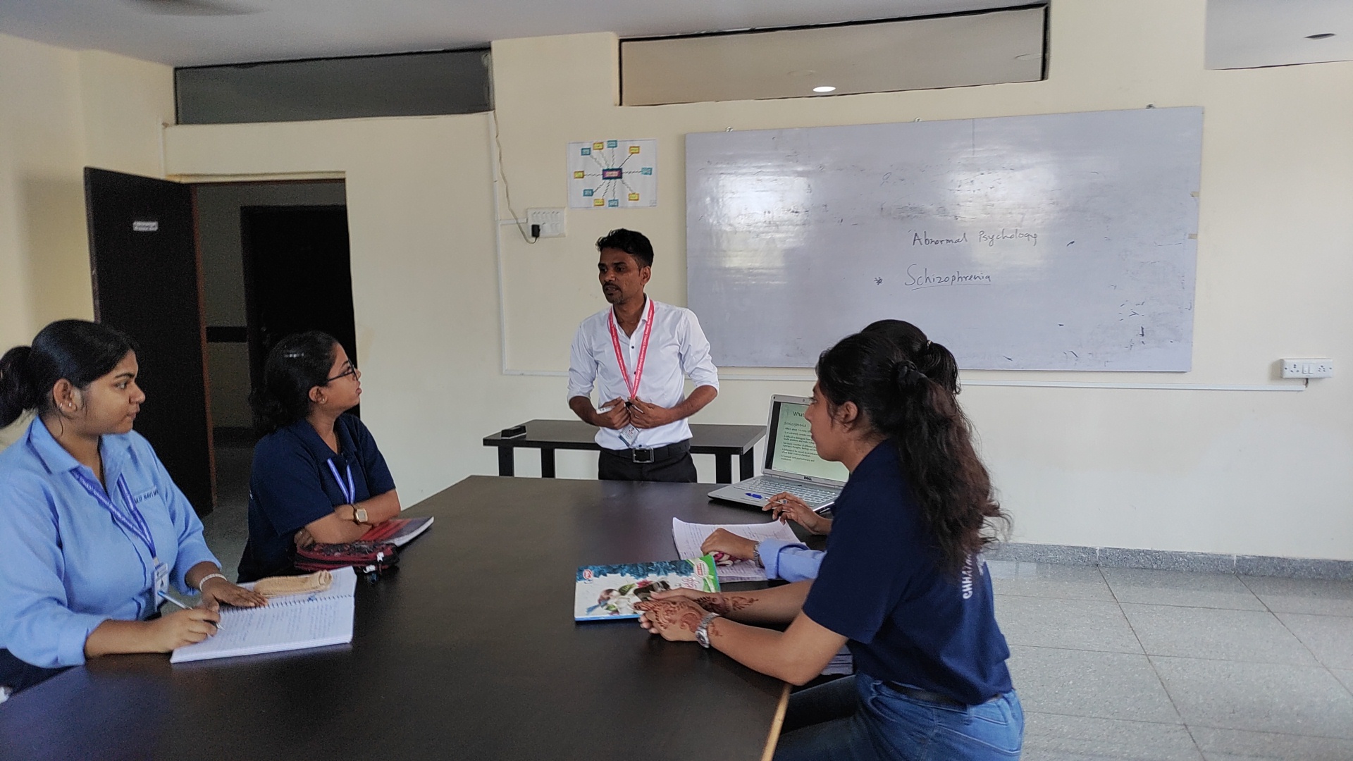 Interactive PET SET NET preparation guidance with students